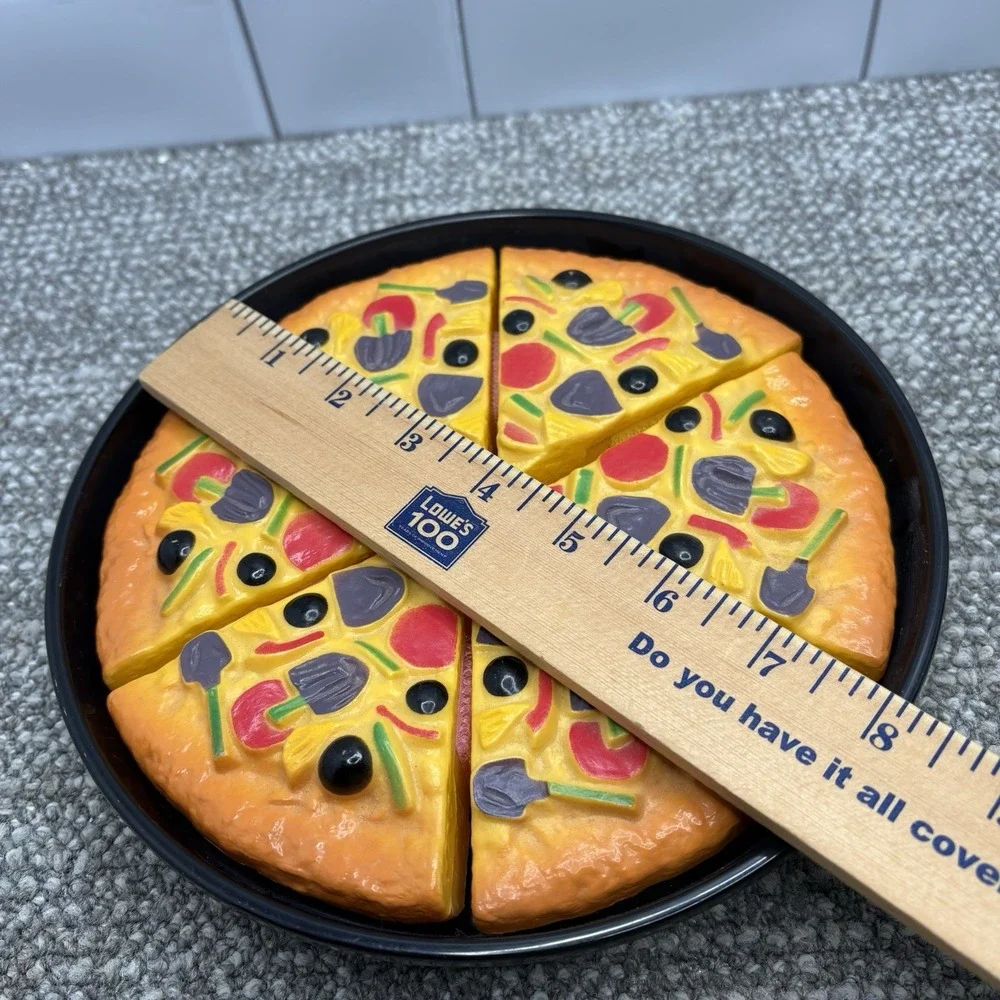 The Unbranded Brand play pizza